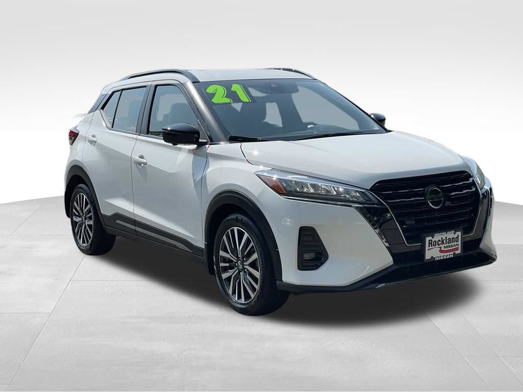 Certified 2021 Nissan Kicks SR w/ SR Premium Package FWD image 3