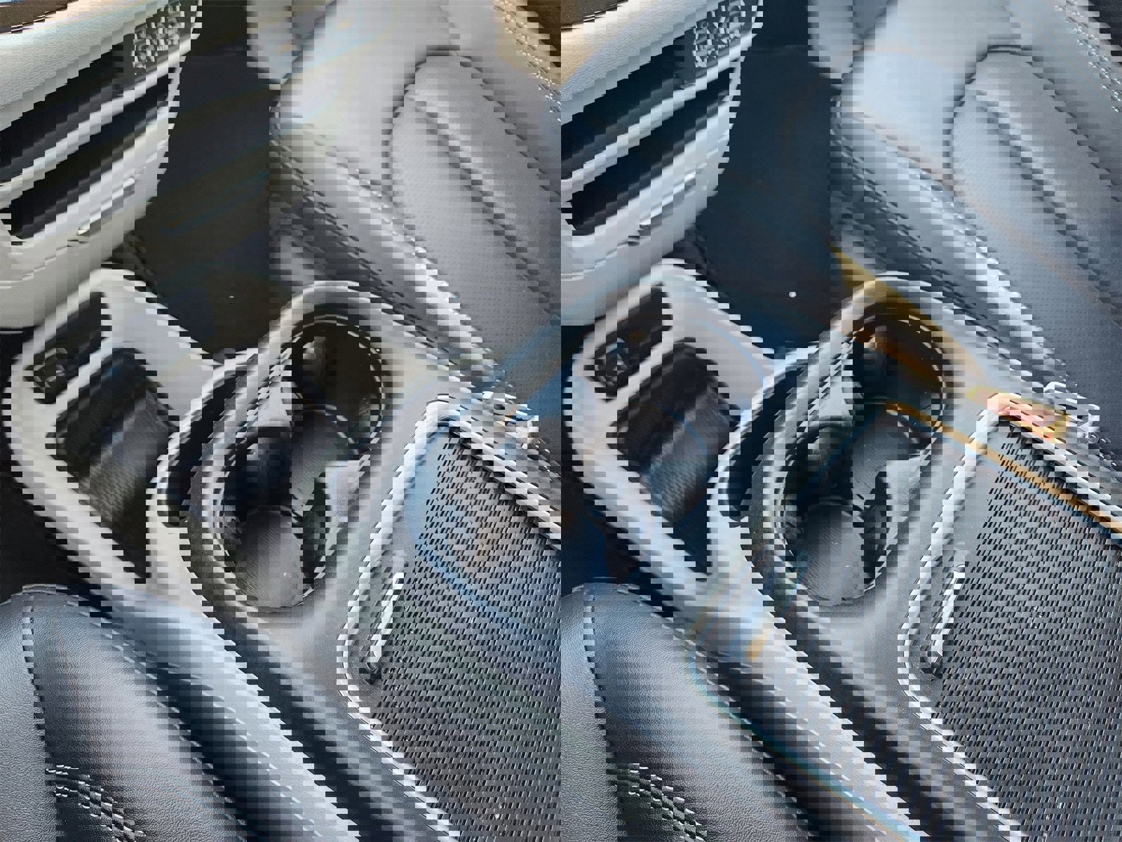 Used 2024 Chrysler Pacifica Touring-L image 20