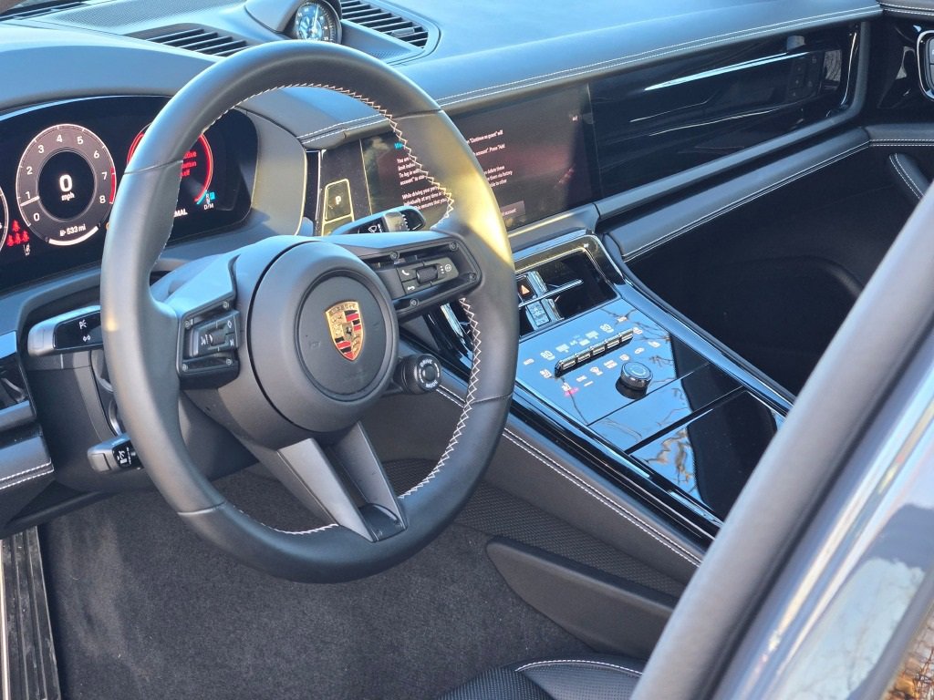 Used 2025 Porsche Panamera 4 image 4