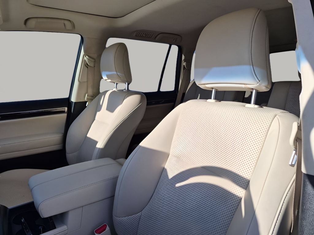 Used 2023 Lexus GX 460 Luxury w/ Sport Design Package AWD/4WD image 34