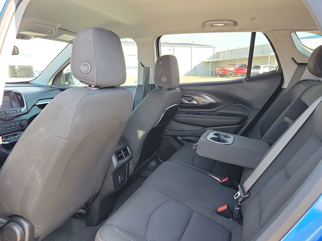 Used 2024 GMC Terrain SLE w/ Elevation Edition image 9