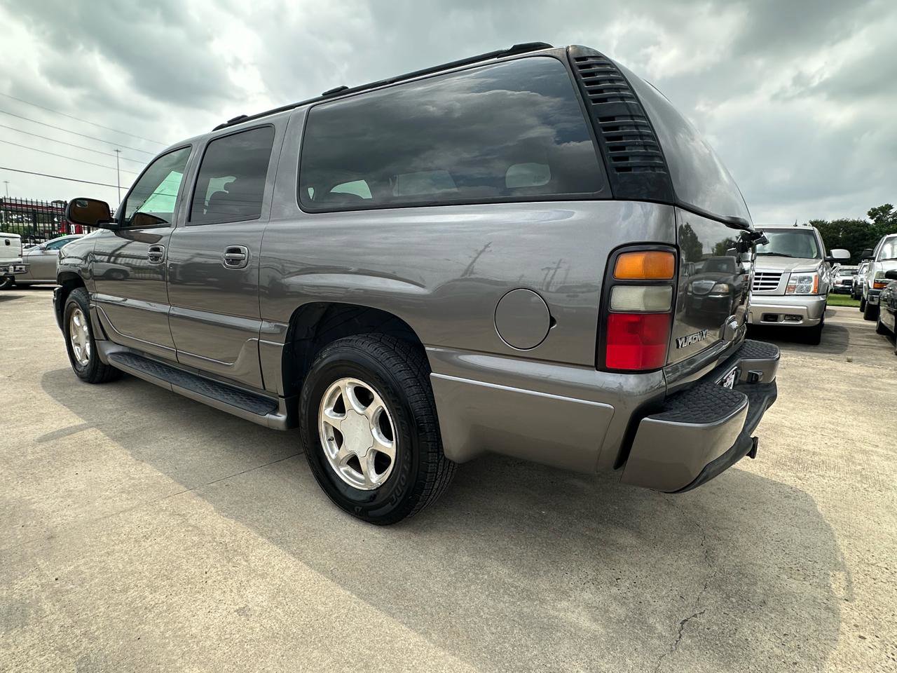 Used 2005 GMC Yukon XL Denali AWD/4WD image 3