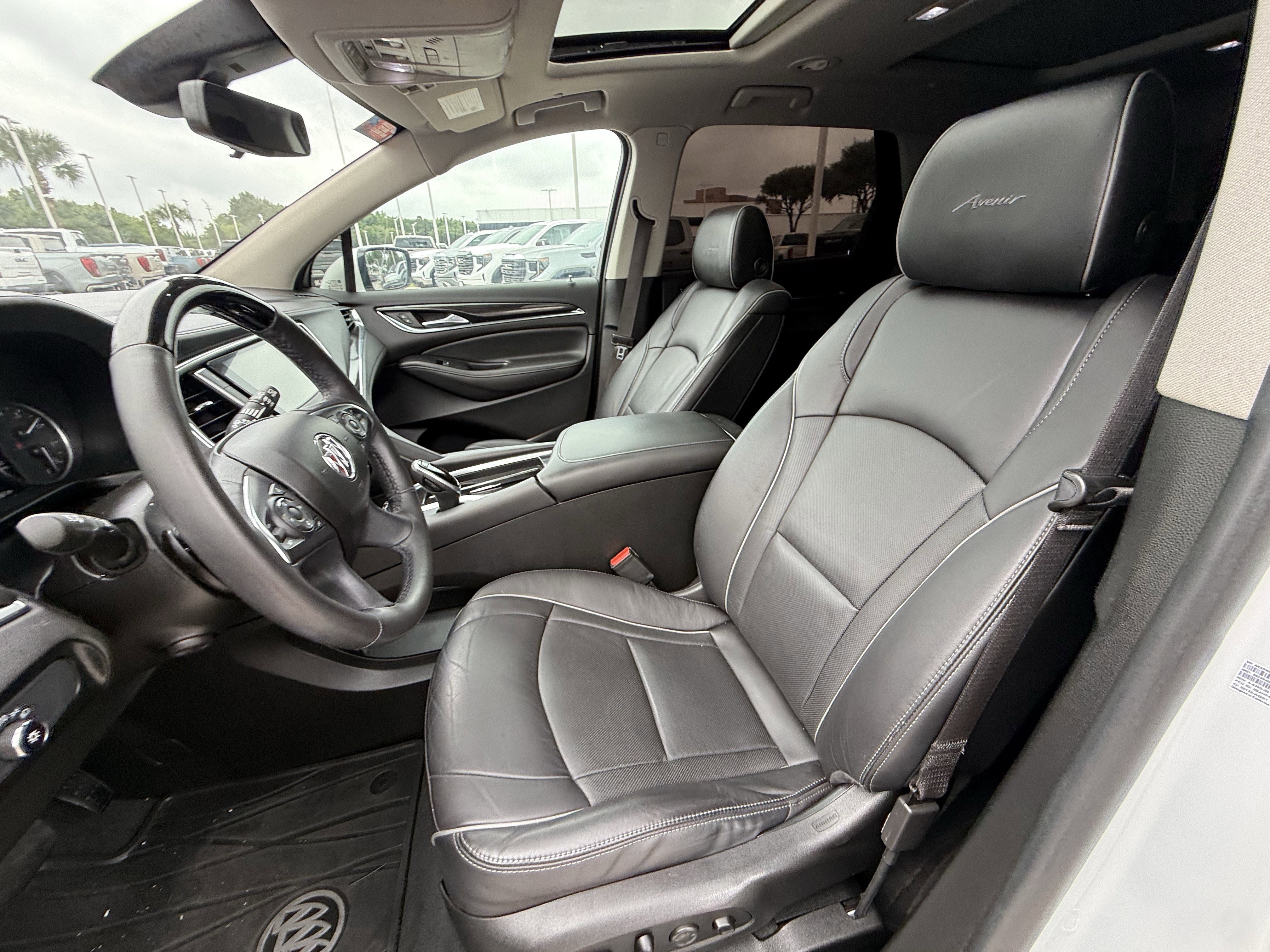 Used 2021 Buick Enclave Avenir FWD image 28
