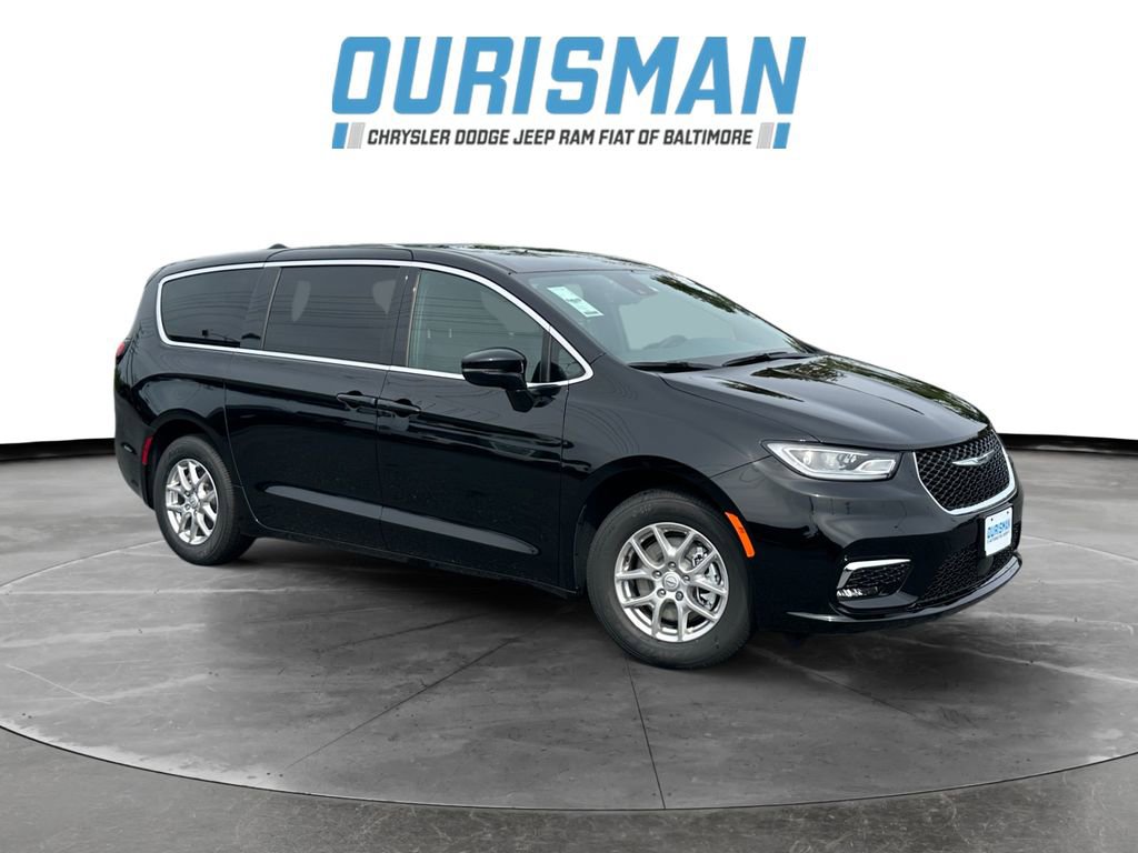 New 2026 Chrysler Pacifica Select image 1