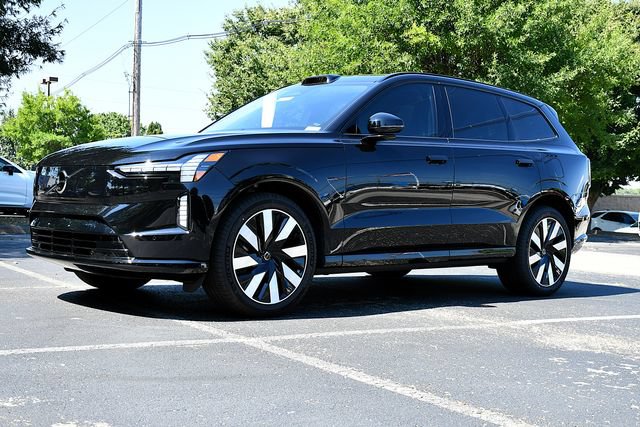 Certified 2025 Volvo EX90 Ultra AWD/4WD image 3