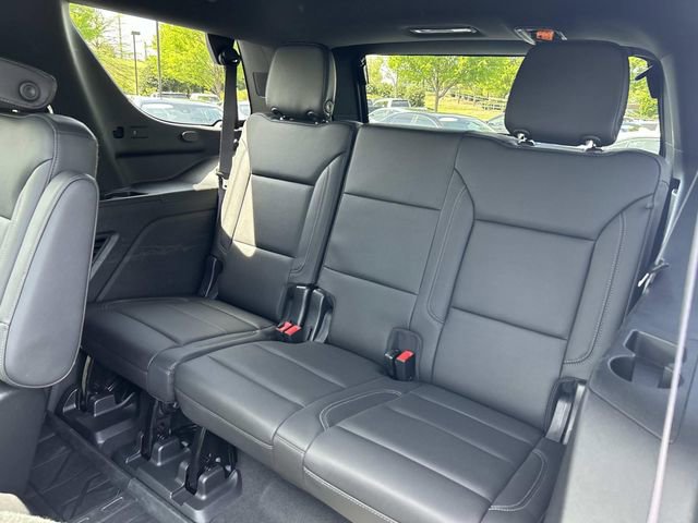 Used 2022 Chevrolet Tahoe Z71 w/ Luxury Package AWD/4WD image 21
