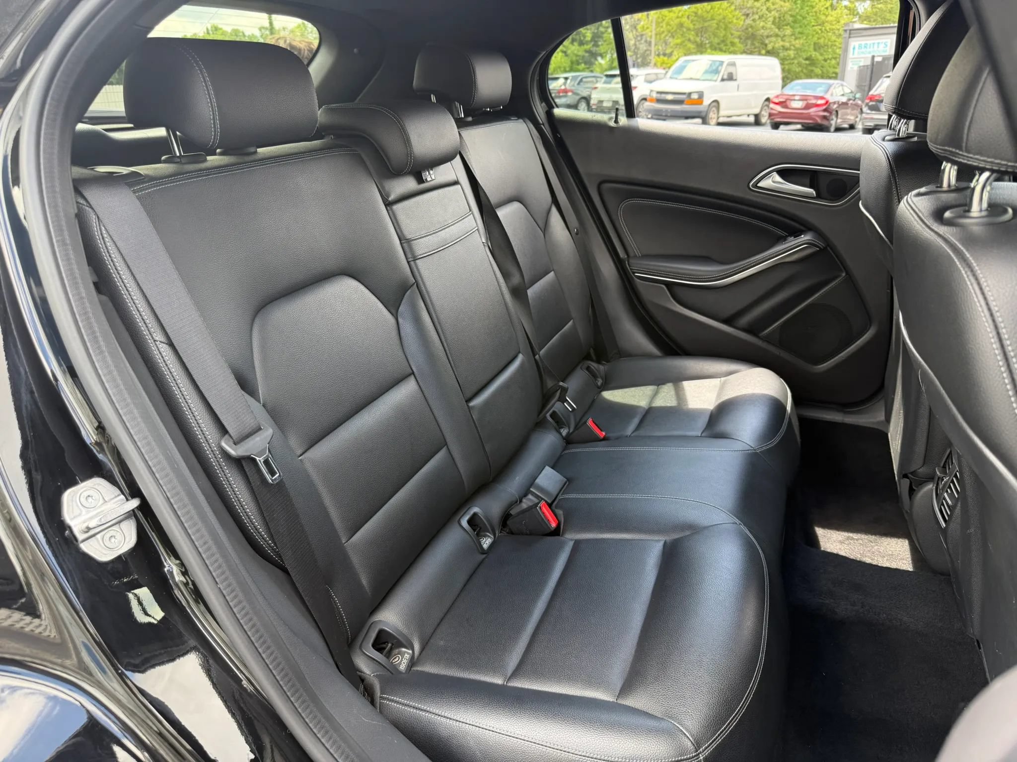 Used 2020 Mercedes-Benz GLA 250 w/ Premium Package image 26