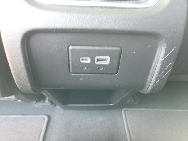 Used 2019 Chevrolet Blazer LT FWD image 15