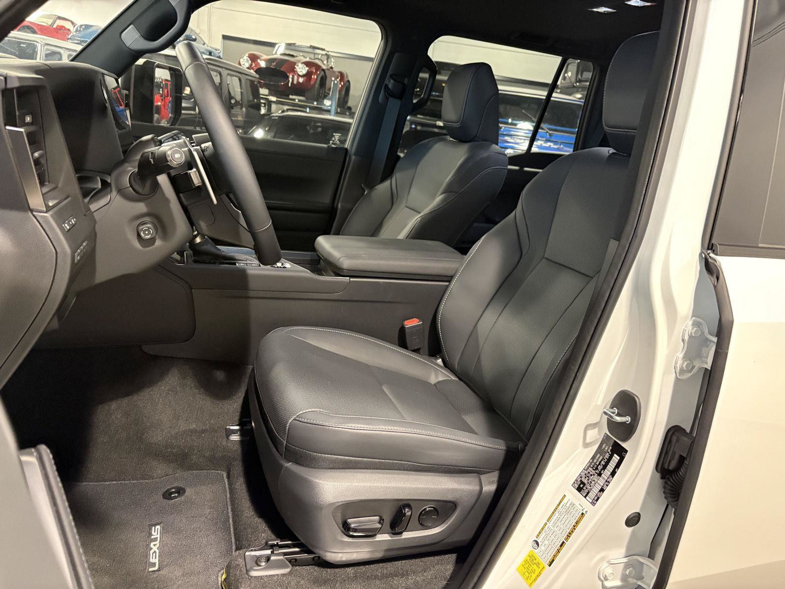 Used 2026 Lexus GX 550 w/ Cold Area Package AWD/4WD image 9