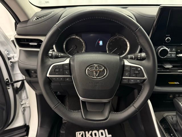 Certified 2023 Toyota Highlander XLE image 13