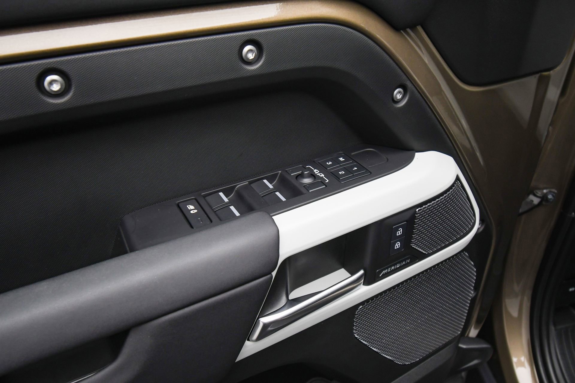 Used 2024 Land Rover Defender 110 S image 39