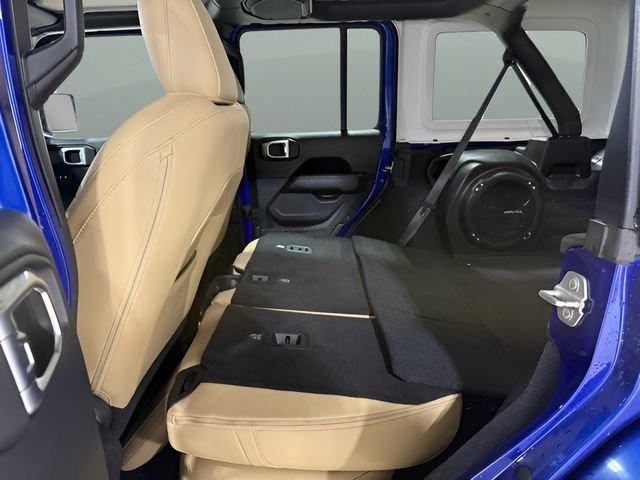 Used 2018 Jeep Wrangler Unlimited Sahara w/ Uconnect 4C Nav & Sound Group image 26