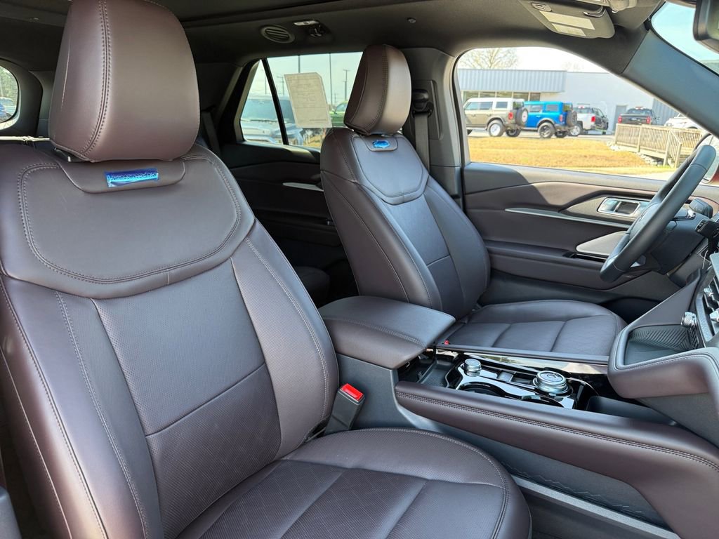 New 2026 Ford Explorer Platinum image 24