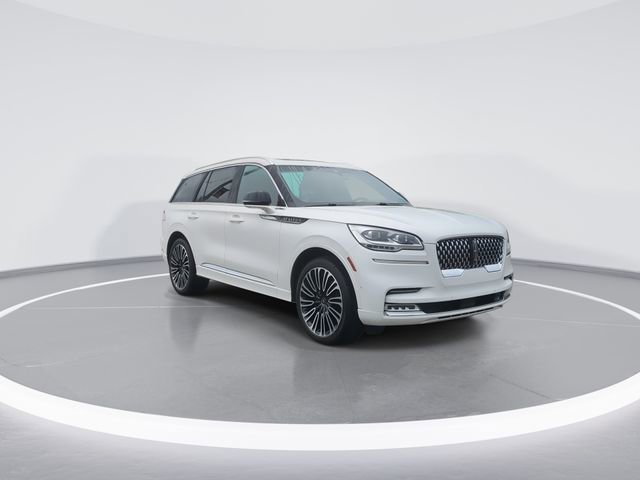 Used 2023 Lincoln Aviator Black Label w/ Class IV Trailer Tow Package AWD/4WD image 2