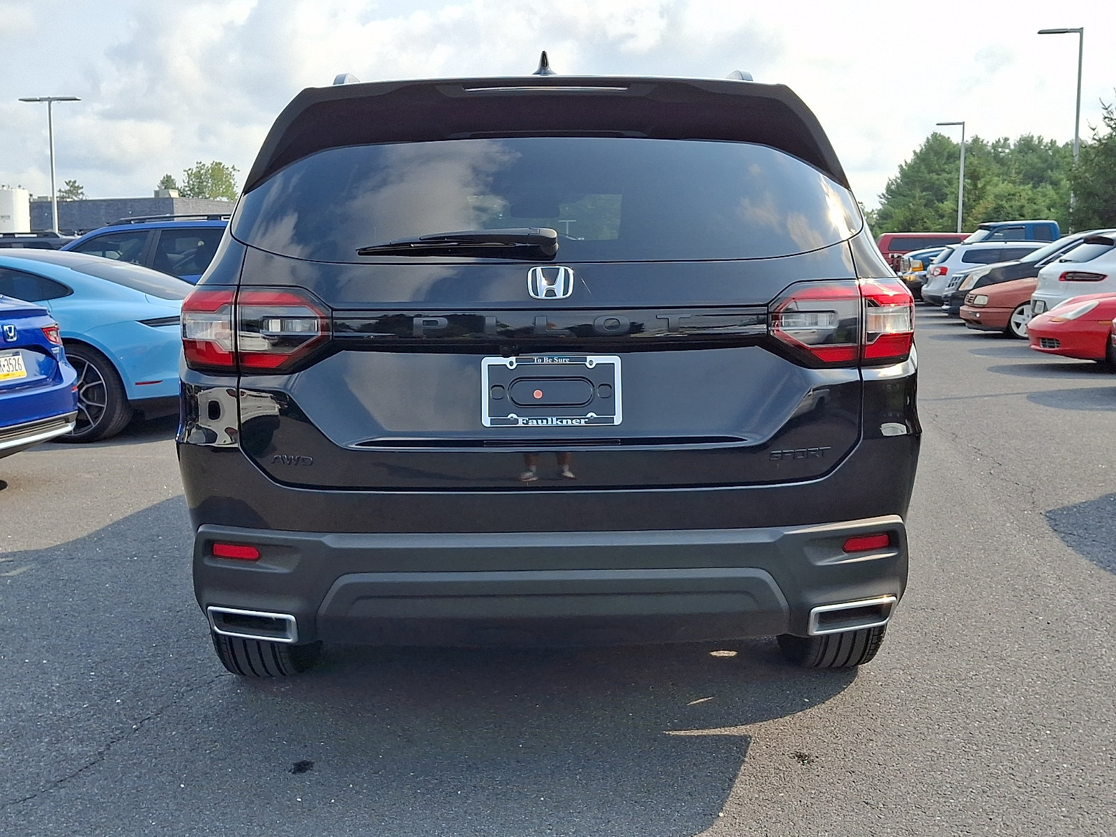 Used 2025 Honda Pilot Sport image 5