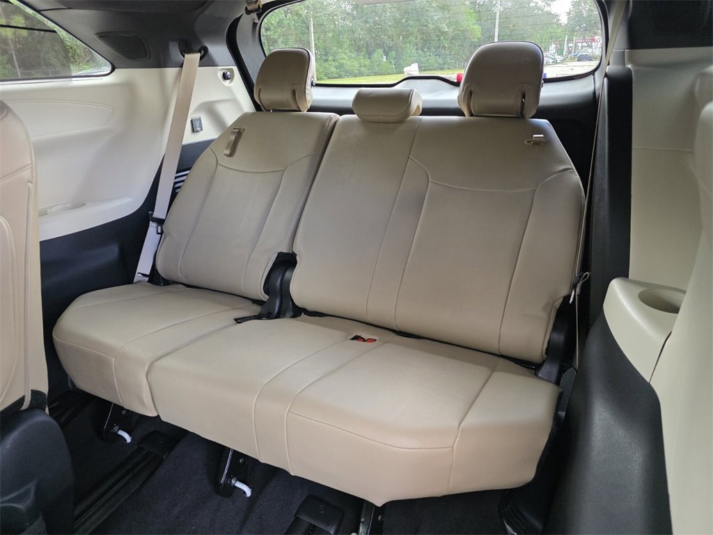 Certified 2024 Toyota Sienna Limited image 22