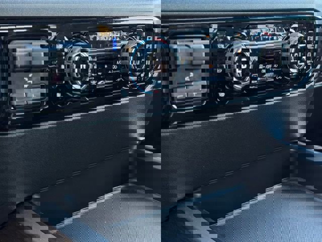 Used 2024 Chevrolet Silverado 2500 High Country w/ Technology Package image 39