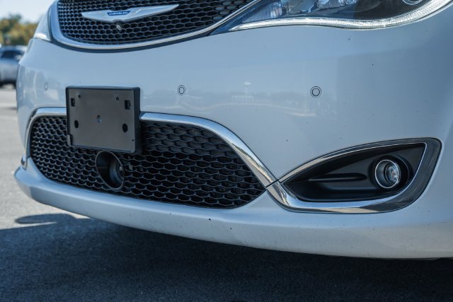 Used 2019 Chrysler Pacifica Limited FWD image 18