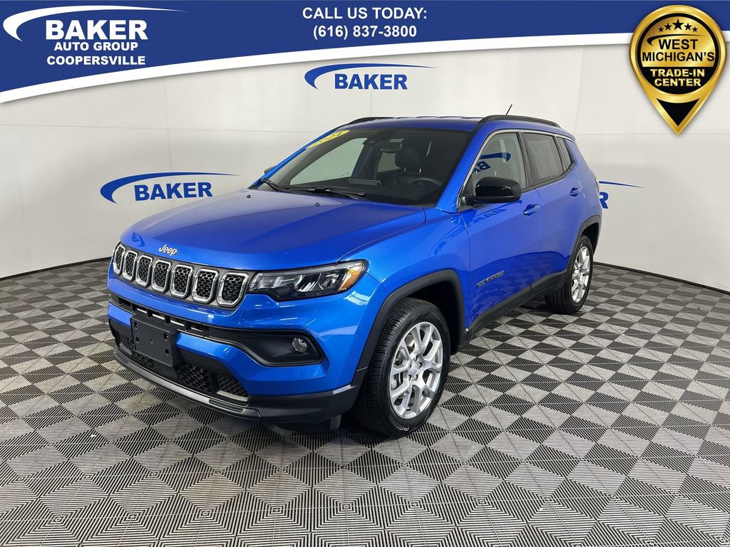 Used 2024 Jeep Compass Latitude image 1
