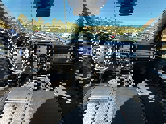 Used 2021 Ford F350 Lariat w/ Chrome Package image 20