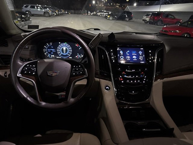 Used 2017 Cadillac Escalade Premium Luxury image 16