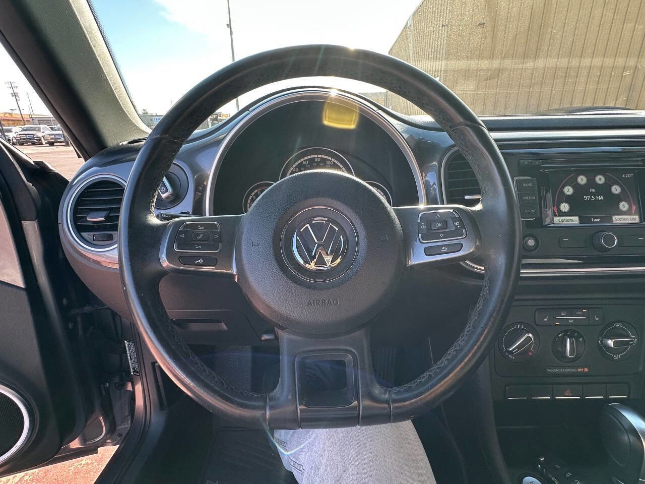 Used 2015 Volkswagen Beetle 1.8T image 12