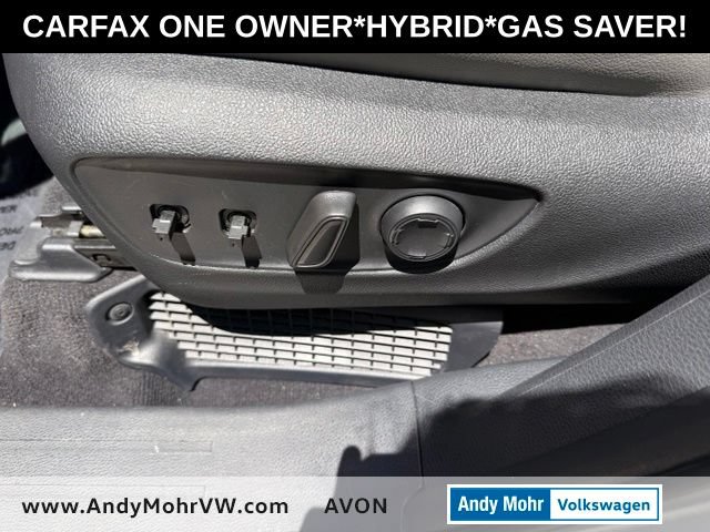 Used 2025 Toyota Sienna XLE FWD image 13