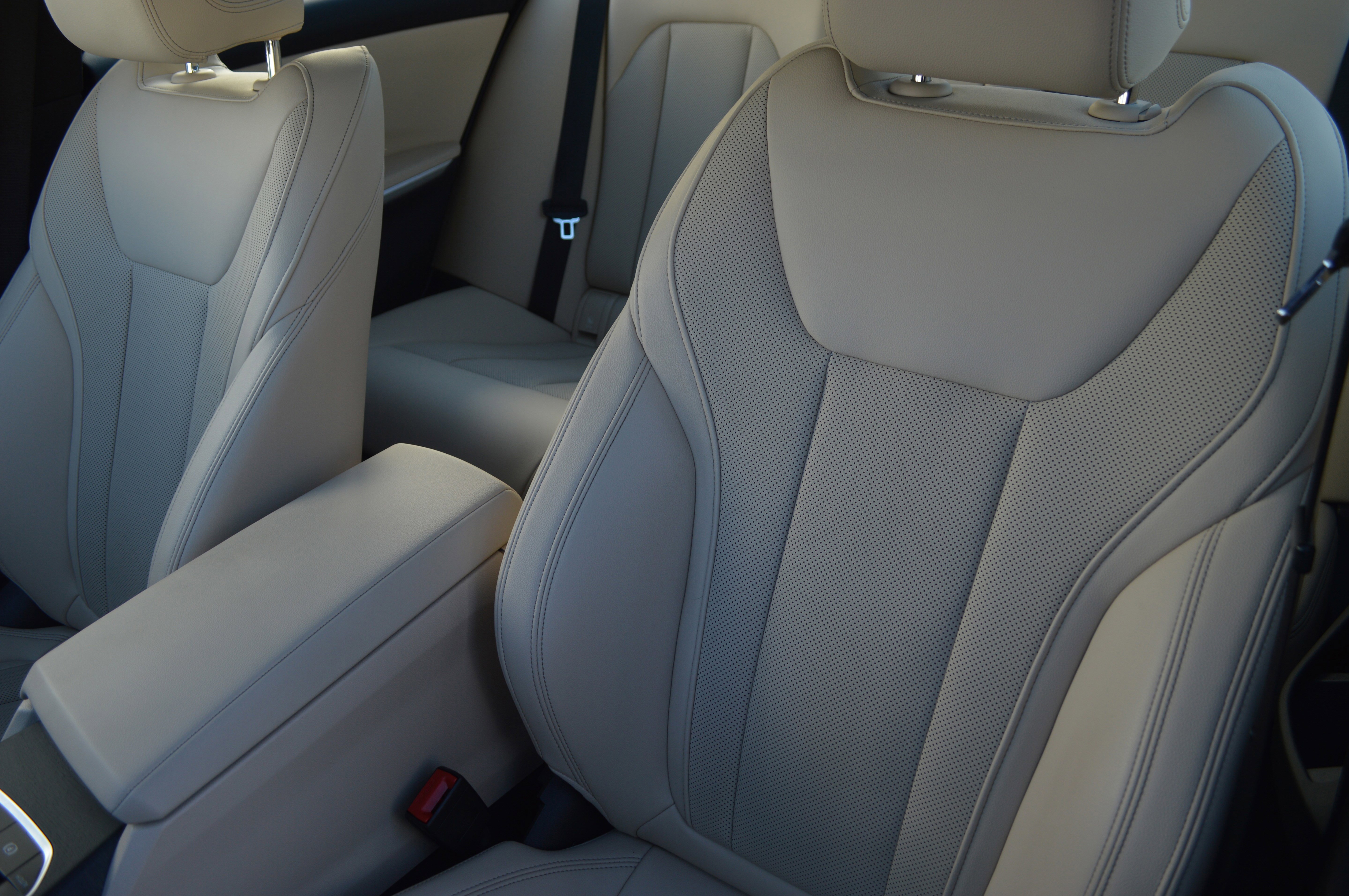 Certified 2023 BMW 330i xDrive Sedan w/ Premium Package image 27