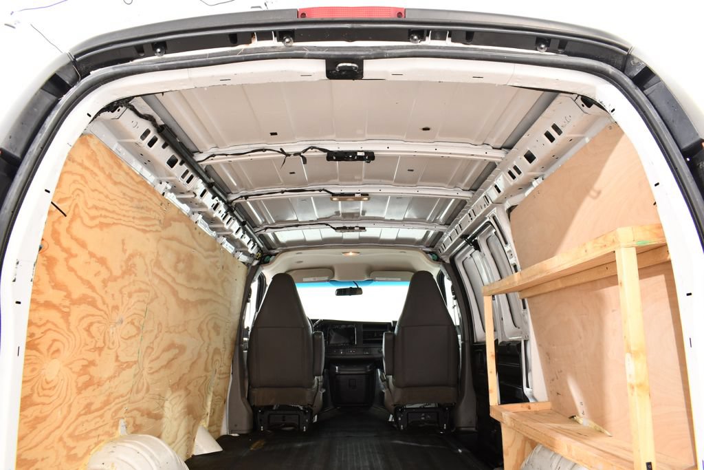 Used 2018 Chevrolet Express 2500 w/ Driver Convenience Package RWD image 18