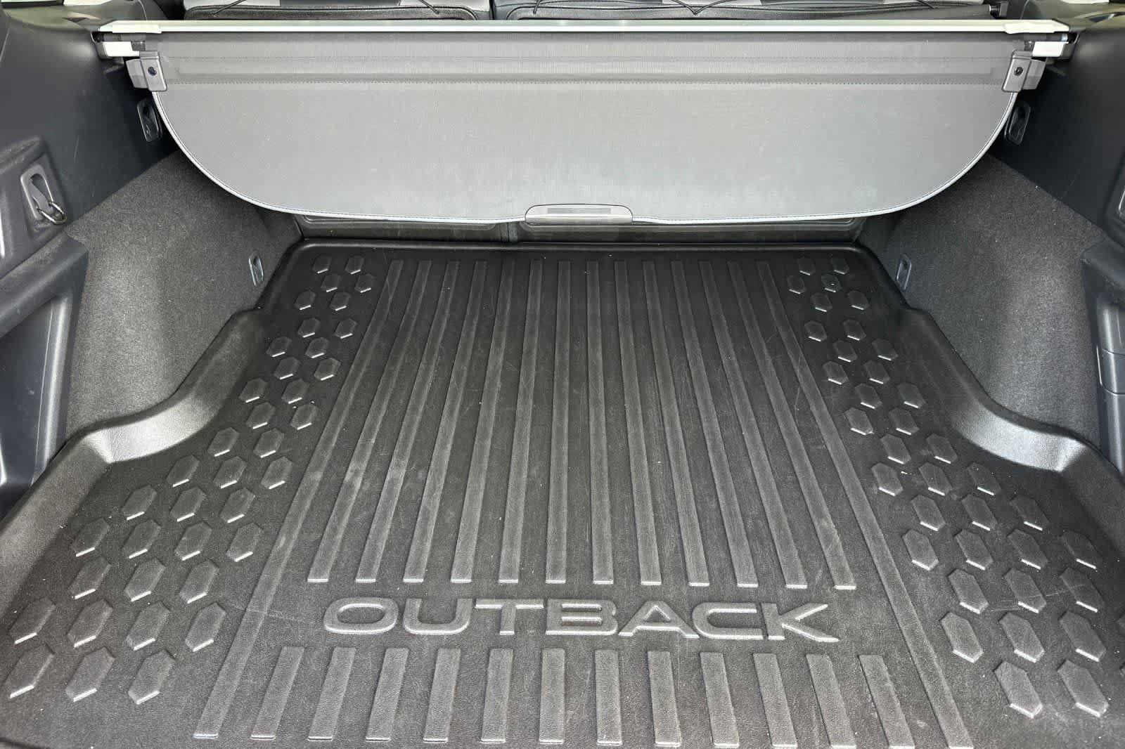 Used 2020 Subaru Outback Onyx Edition XT w/ Popular Package #2 AWD/4WD image 16