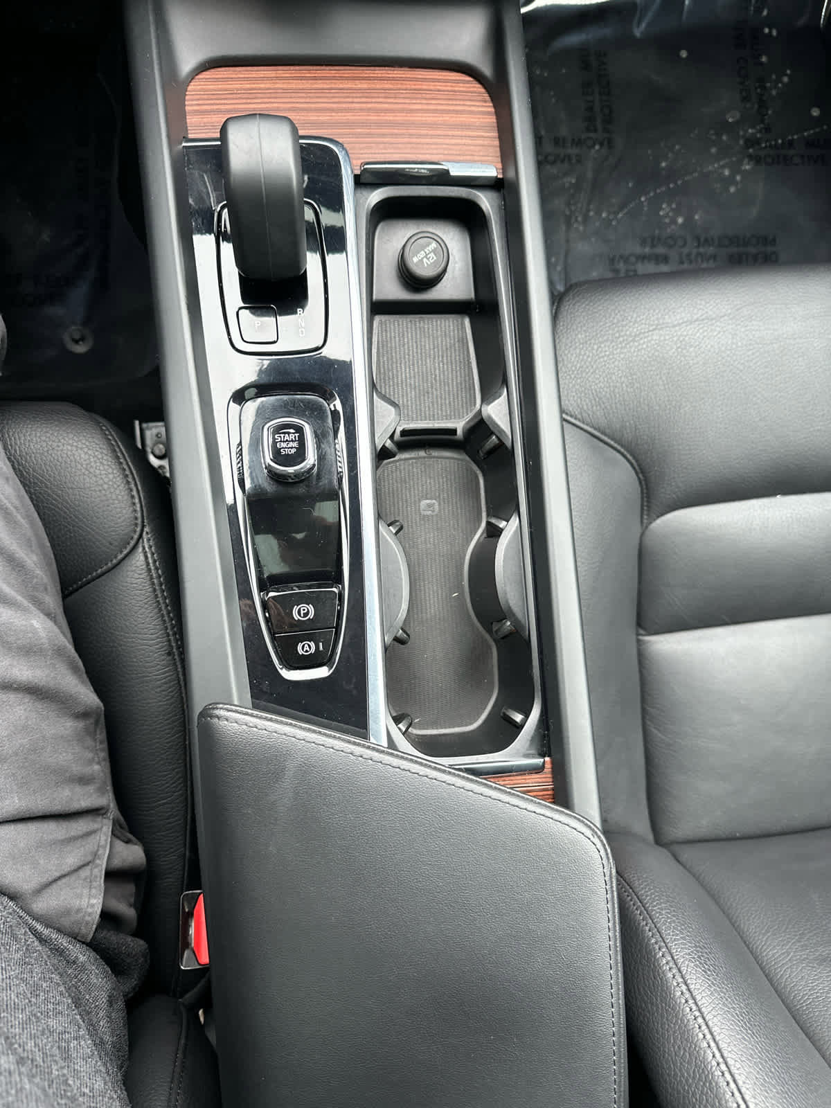 Used 2023 Volvo XC60 B5 Plus image 22