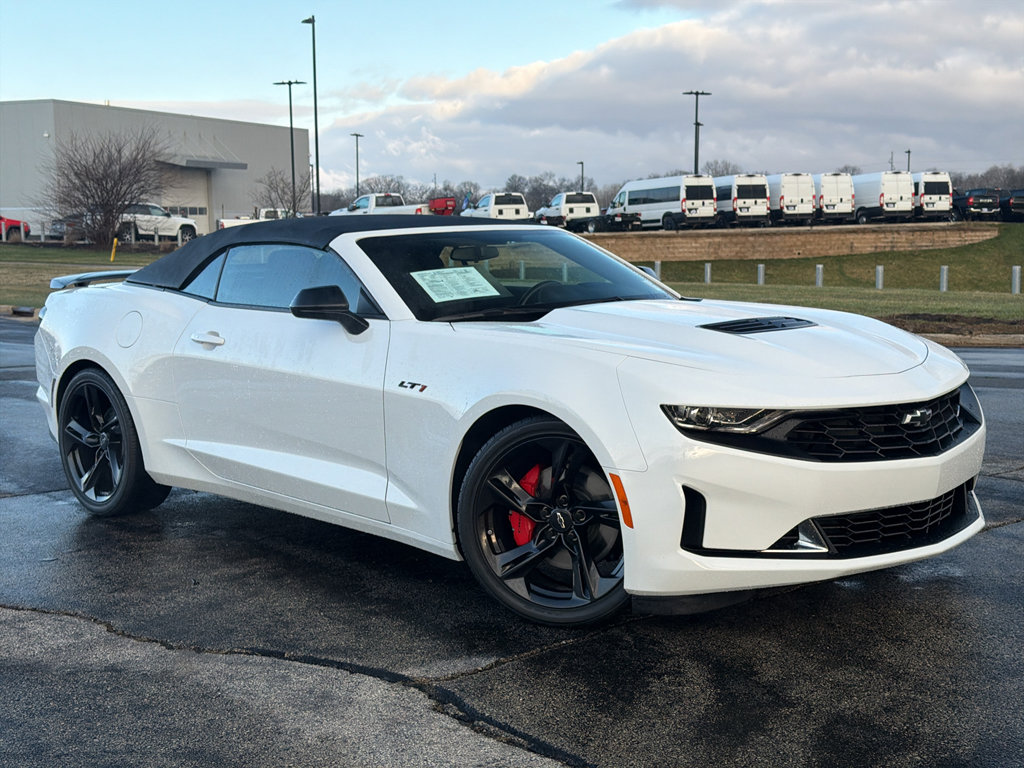 Used 2023 Chevrolet Camaro LT w/ RS Package image 5