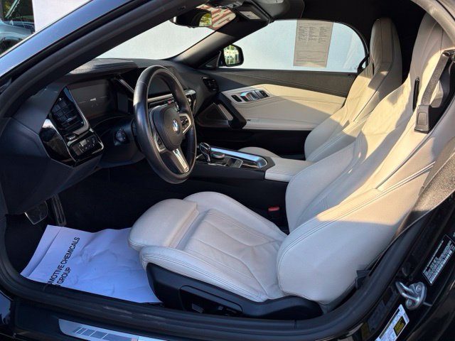 Used 2022 BMW Z4 M40i w/ Premium Package RWD image 10