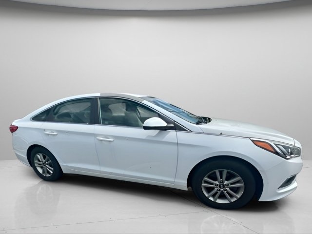 Used 2017 Hyundai Sonata SE FWD image 3