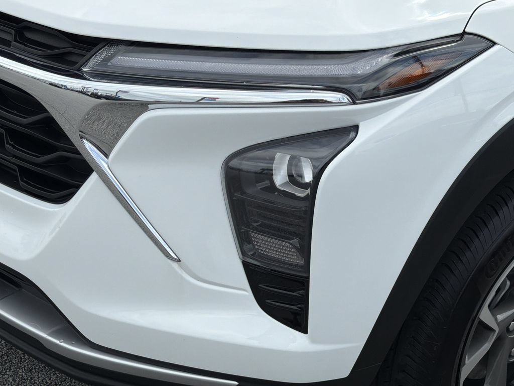 Used 2024 Chevrolet Trax LT w/ LT Convenience Package FWD image 26