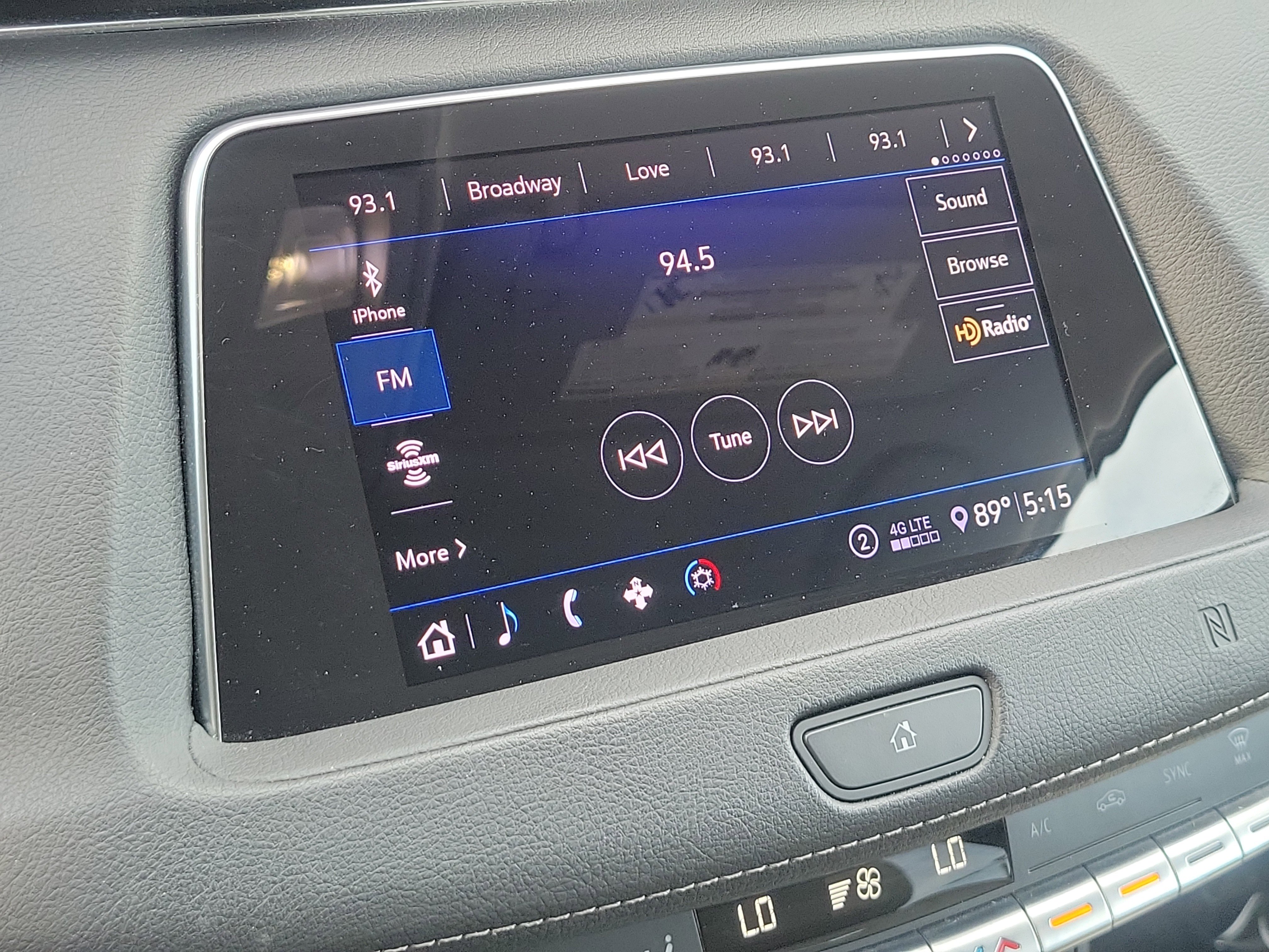 Used 2020 Cadillac XT4 Premium Luxury w/ Enhanced Visibility Package image 29