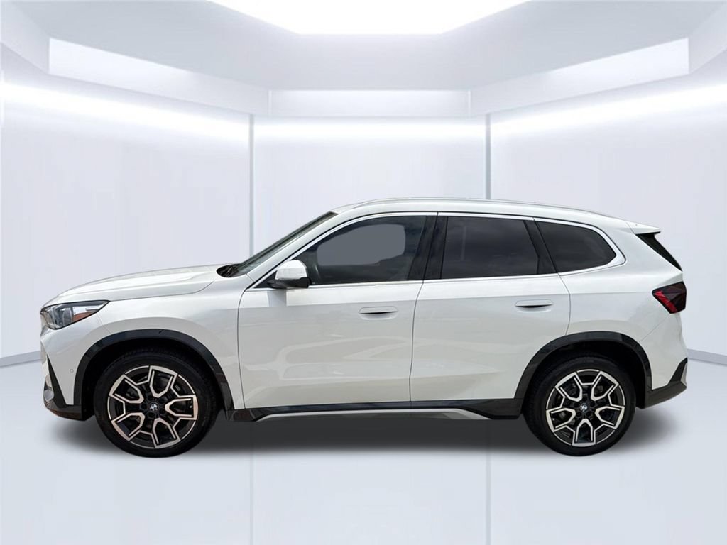 Used 2025 BMW X1 xDrive28i w/ Technology Package AWD/4WD image 3