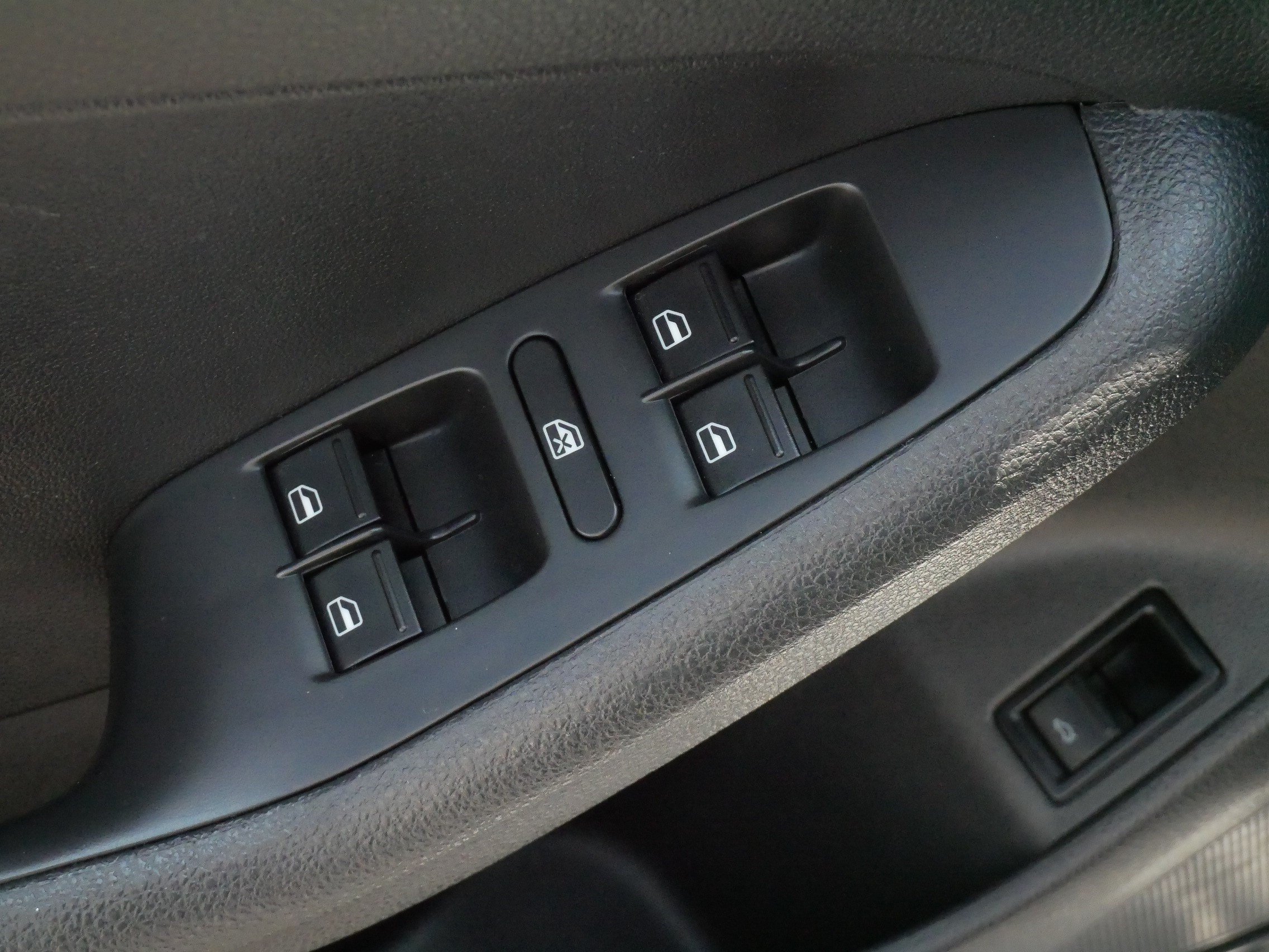 Used 2018 Volkswagen Jetta SE FWD image 19