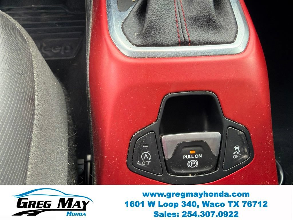 Used 2019 Jeep Renegade Trailhawk AWD/4WD image 23
