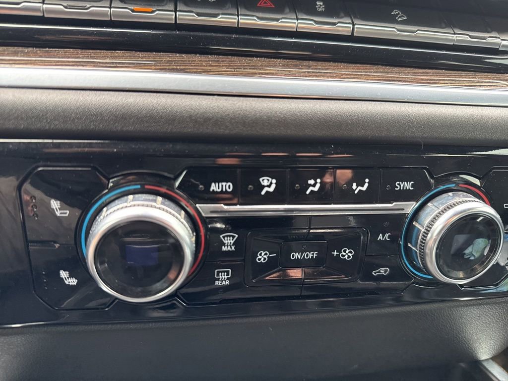 Used 2022 GMC Sierra 1500 Elevation w/ Preferred Package image 22