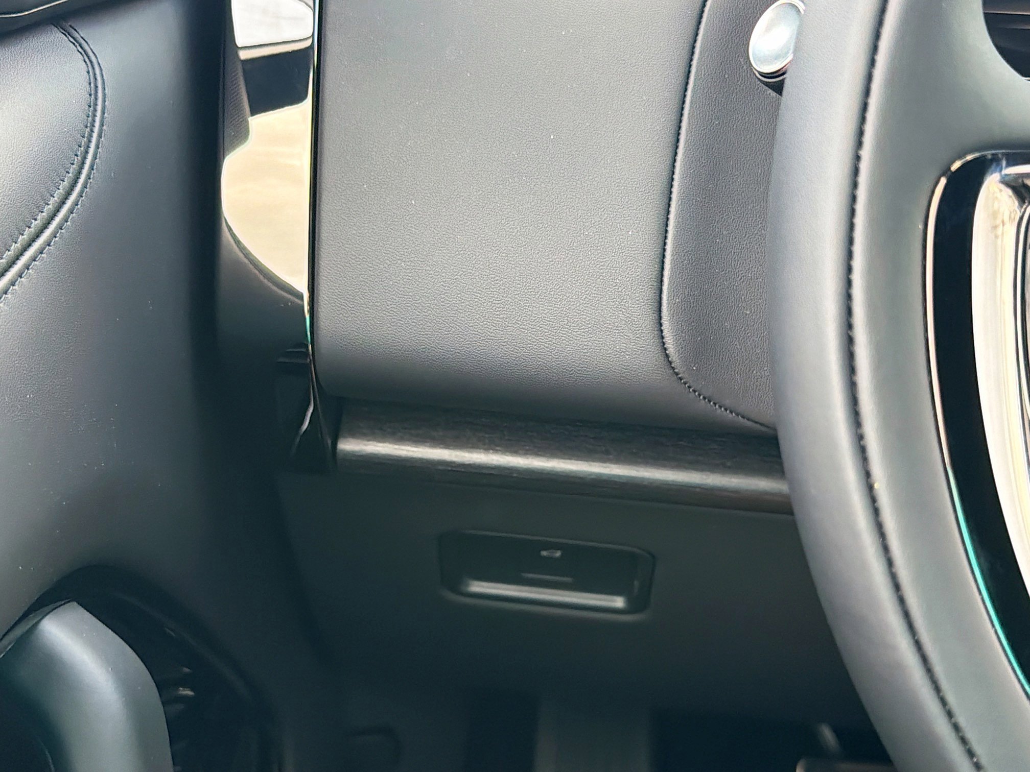 New 2026 Land Rover Range Rover Long Wheel Base SV image 35