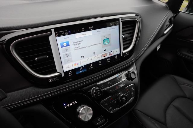 New 2026 Chrysler Pacifica Select image 18