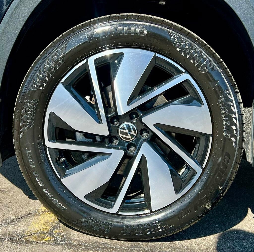 Used 2024 Volkswagen Atlas SEL image 37