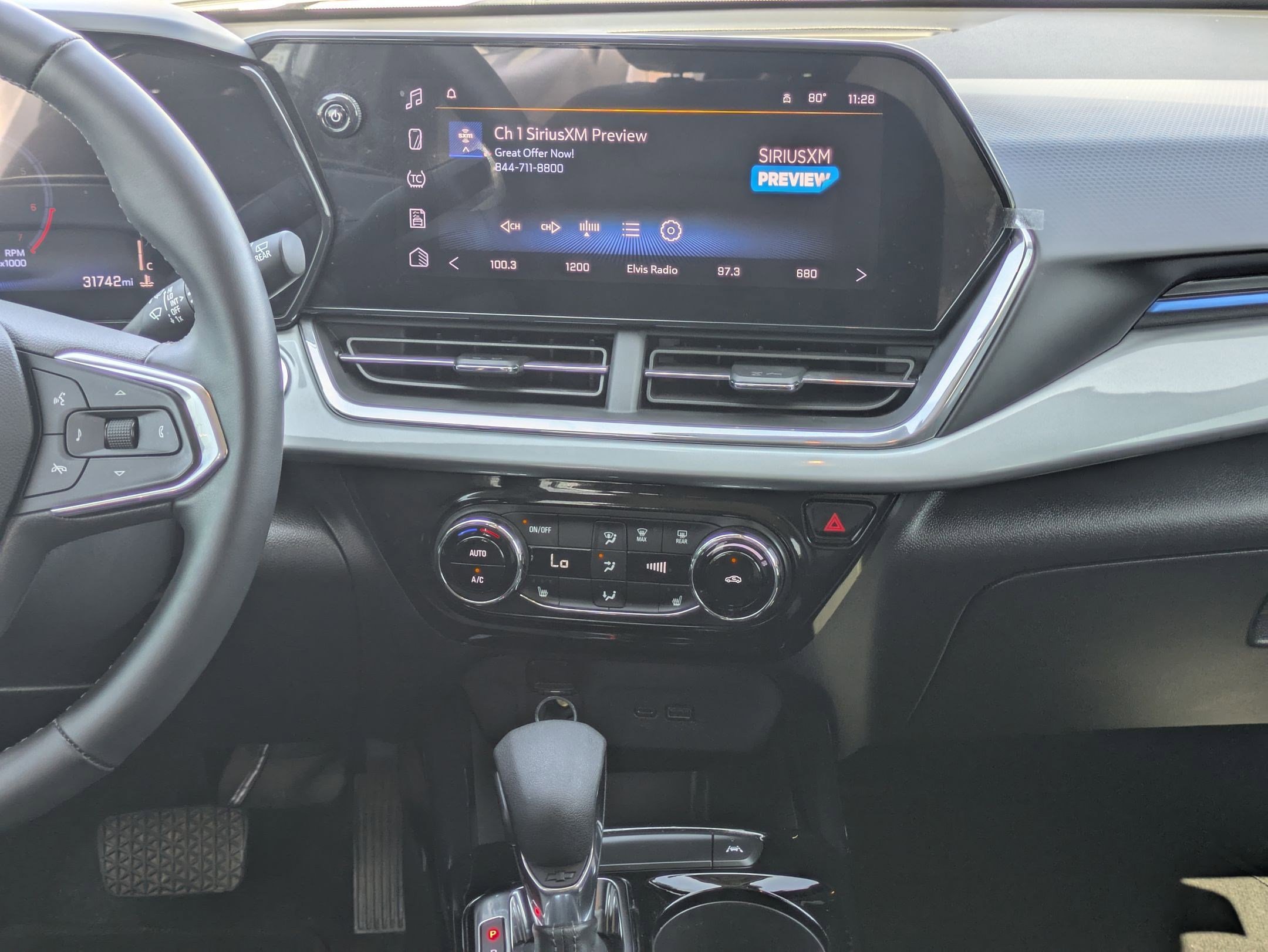 Used 2024 Chevrolet Trax LT w/ Driver Confidence Package image 15