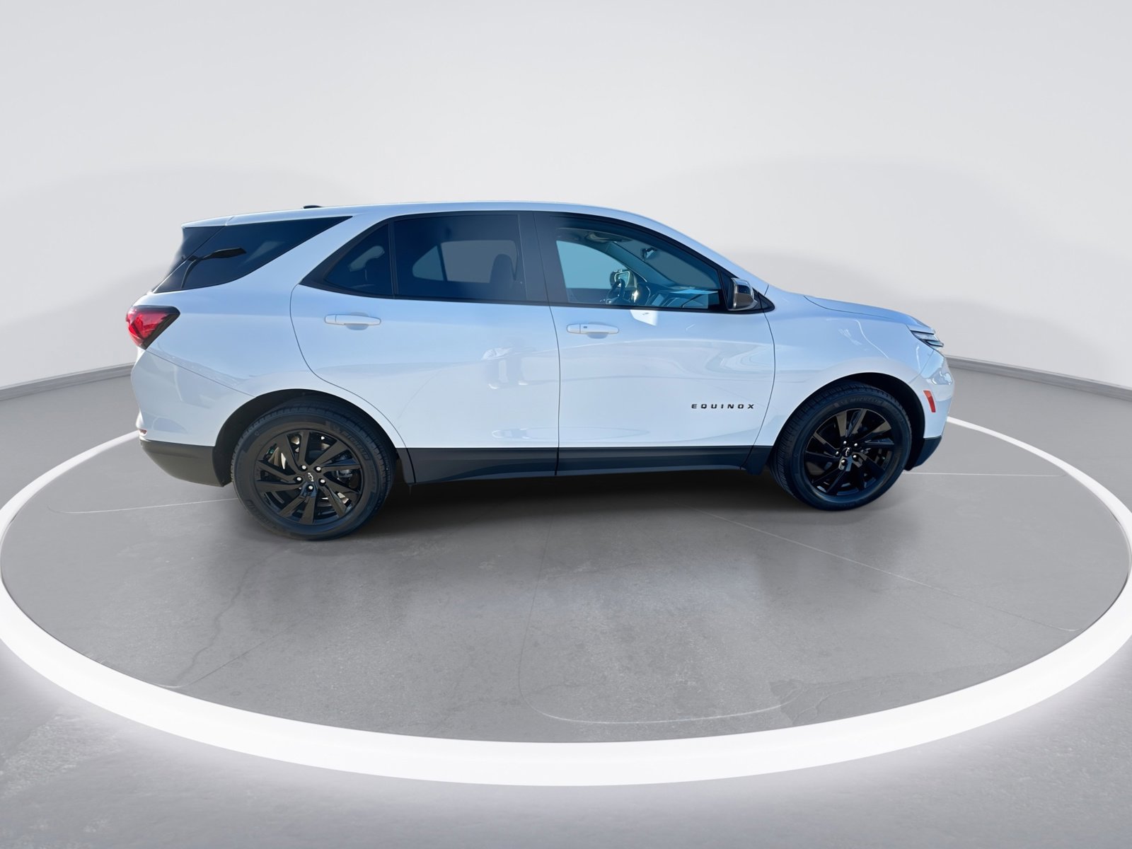 Used 2024 Chevrolet Equinox LS w/ LS Convenience Package FWD image 9