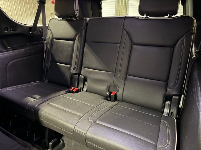 Used 2023 Chevrolet Suburban Premier w/ Advanced Technology Package AWD/4WD image 23