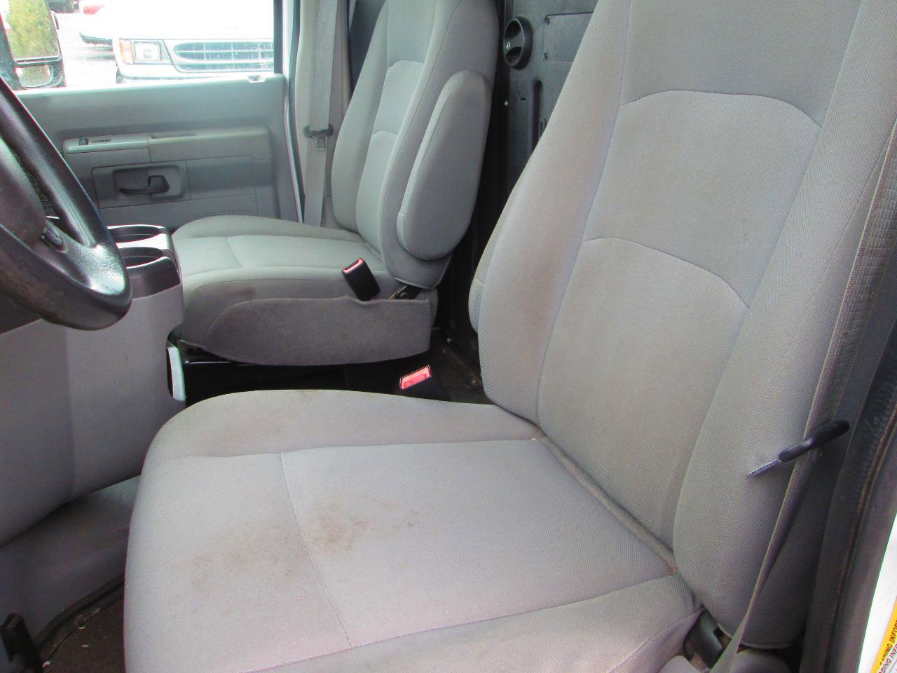 Used 2012 Ford E-250 and Econoline 250 w/ Commercial Cargo Van Pkg RWD image 4