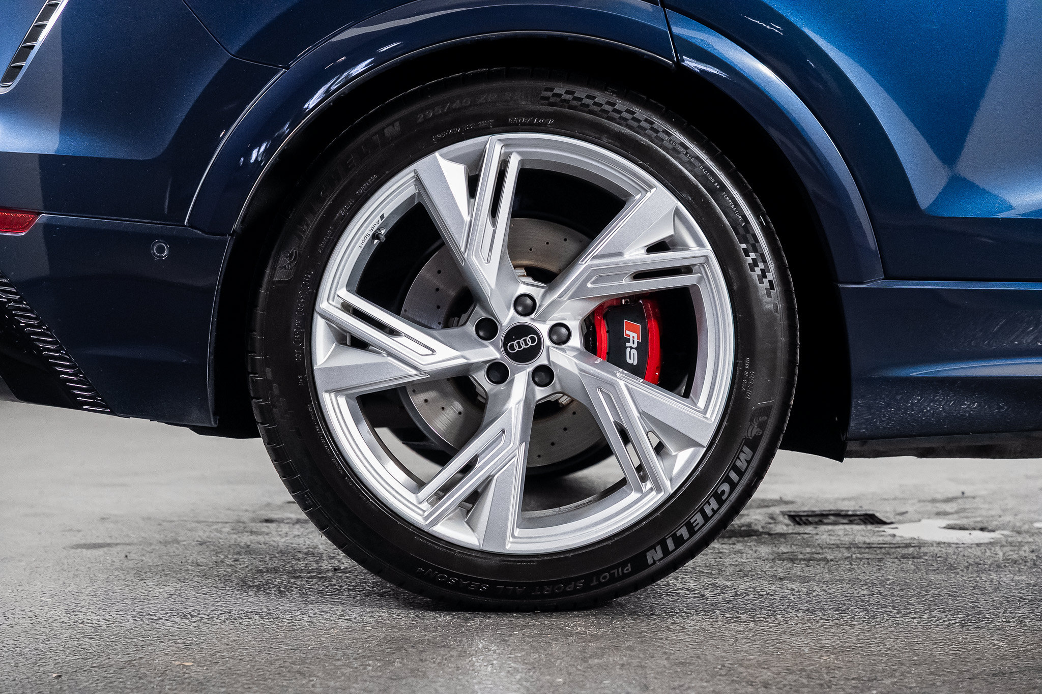 Used 2024 Audi RS Q8 AWD/4WD image 34