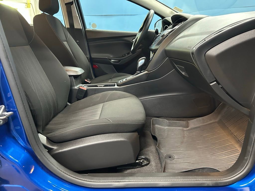 Used 2018 Ford Focus SE w/ SE Appearance Package image 71