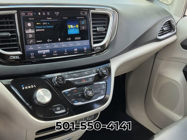 Used 2024 Chrysler Pacifica Touring-L image 26